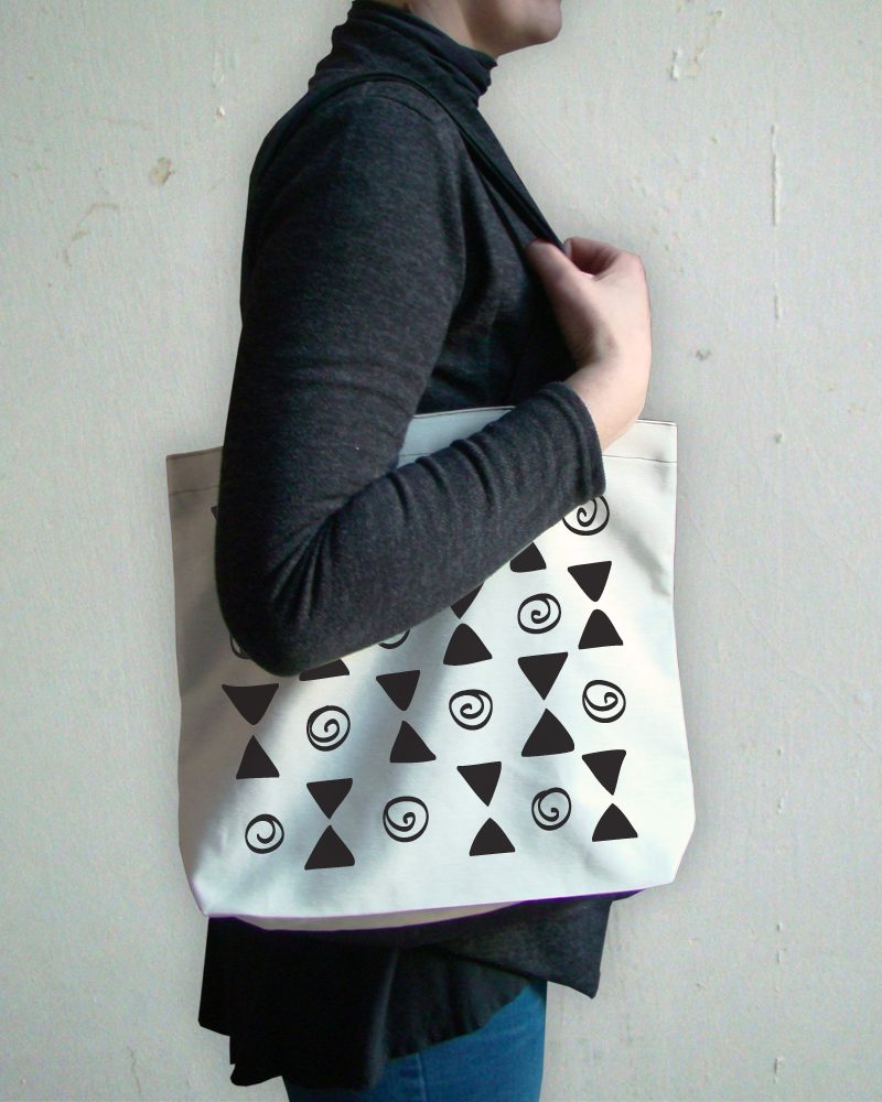 holding tote-stars and spirals