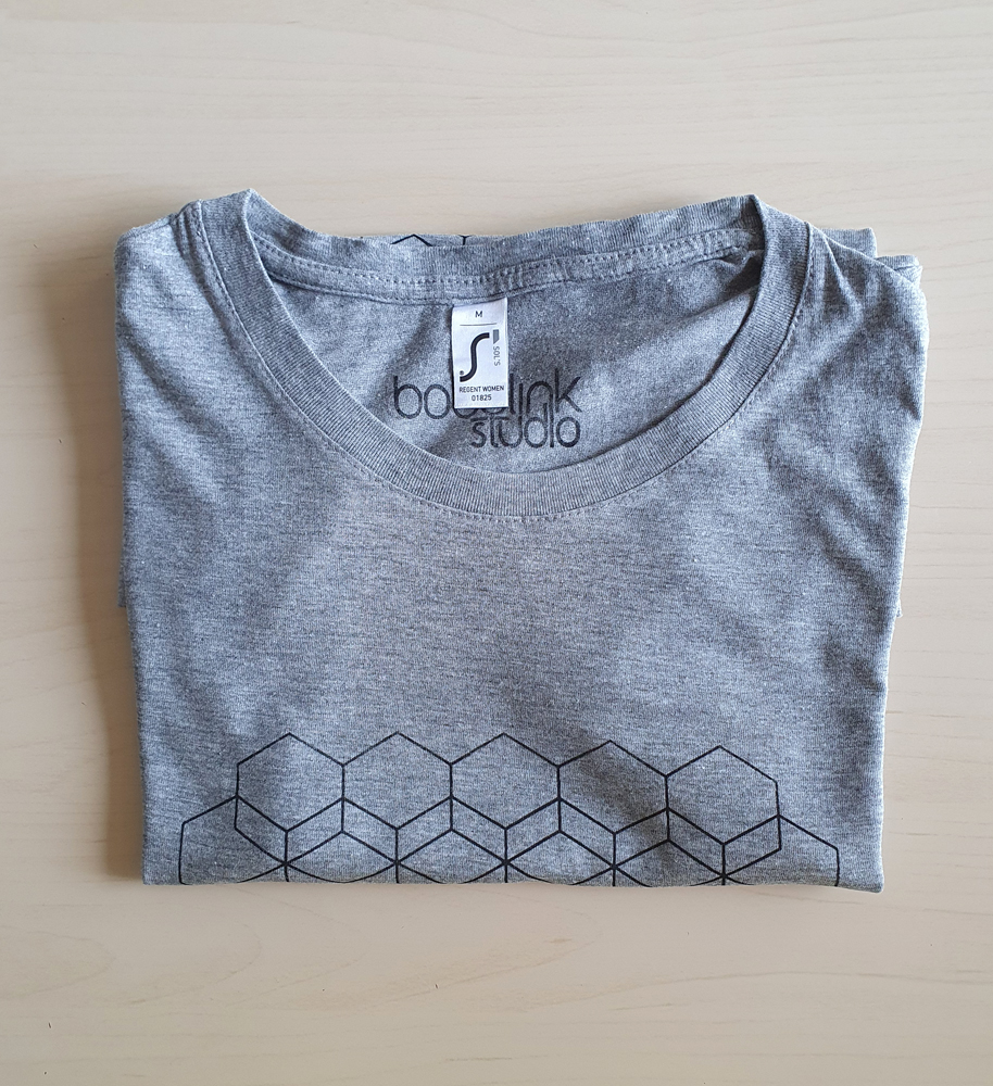 beehive-women-grey-close up-front